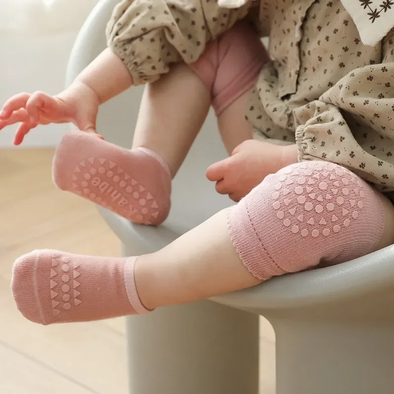ベビー膝パッド靴下セット無地アンチスリップ靴下膝蓋骨子供クロ - Baby Knee Pad Crawling のレビューと価格